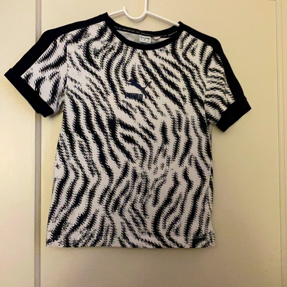 Puma black and white shirt size: S